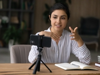 Text vs. Video Reviews: Which One Has More Impact on Buyers? image